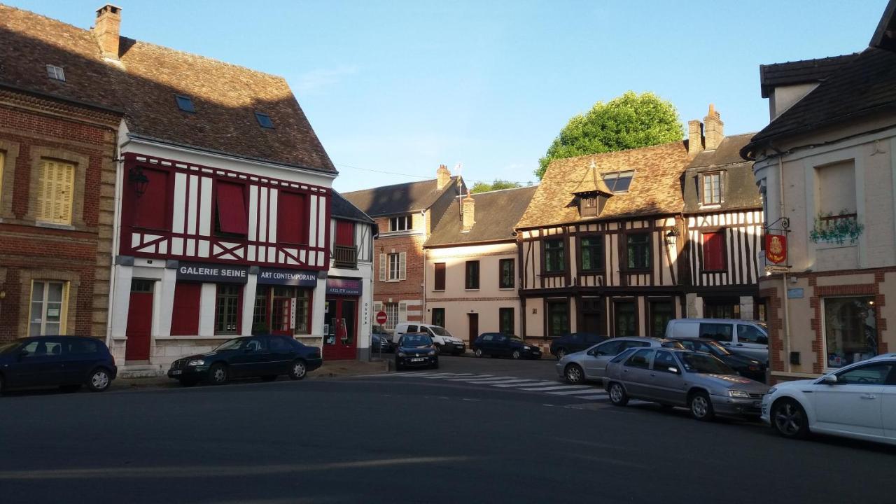 Le Charme Du Chateau Apartment Les Andelys Exterior photo